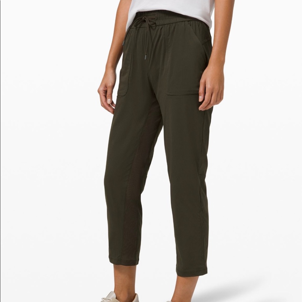 Beyond the Studio Crop Pants